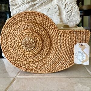 NWT Woven rattan nautilus shell shaped lined with zipper covering